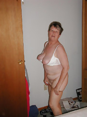 Grandmother big tits missis shows pink pussy