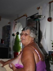 Granny Big Boobs sexy wife old pictures