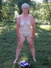 Granny Mommy rider aged nude photo