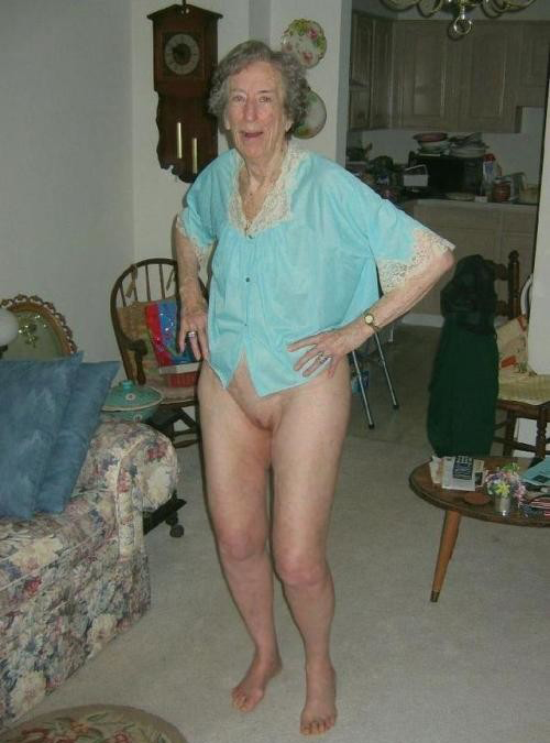 Granny Mommy whore aged nude photo