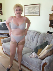 Granny whore woman nude photo